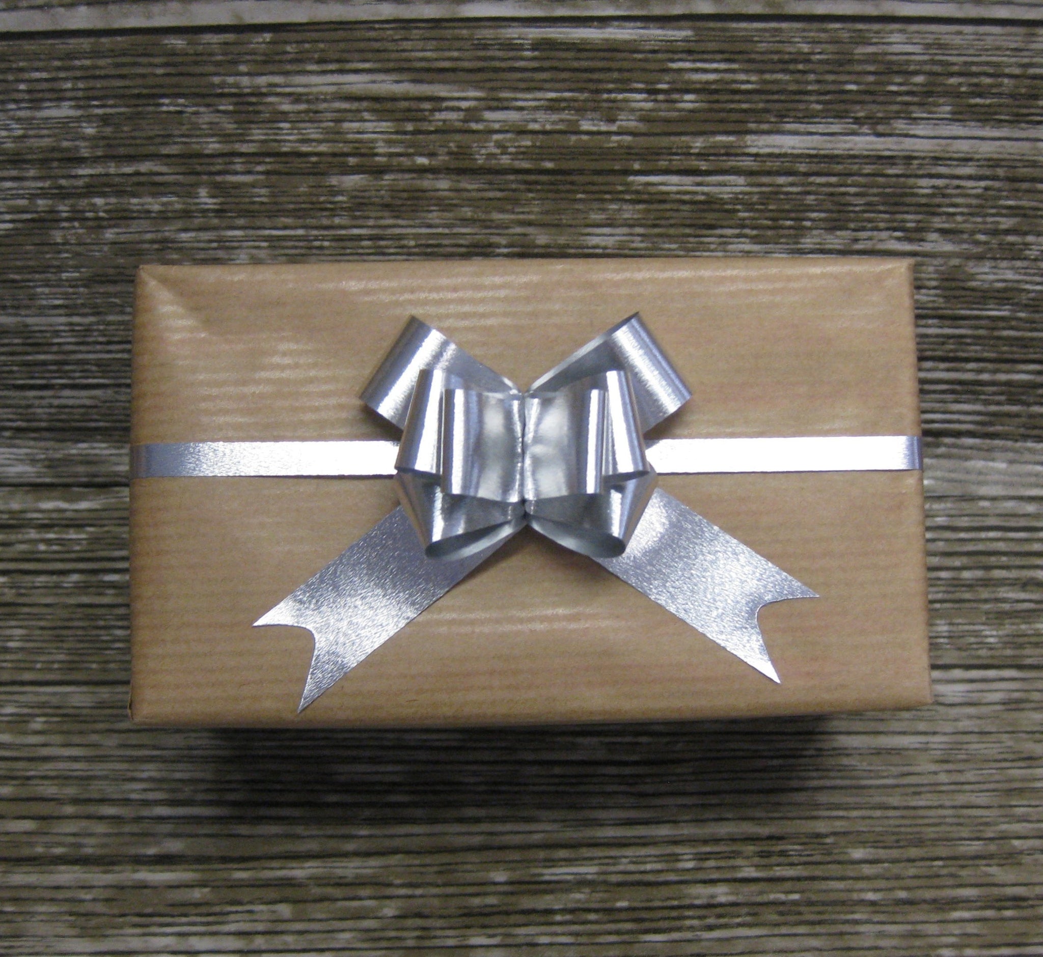 Small Silver Brushed Metallic Pull Bow